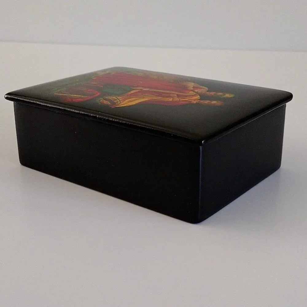 1987 Fedoskino Russian Lacquer Box The Peddler w/Gifts 6